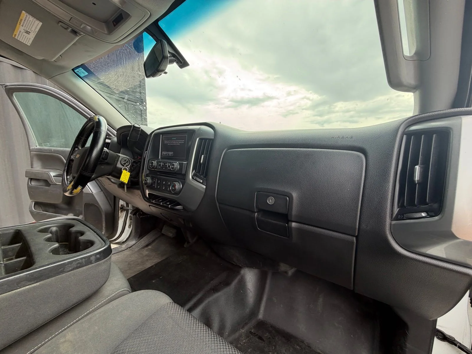 Used 2017 White Chevrolet LT image 18