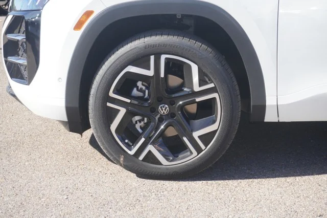 New 2027 Opal White Pearl Volkswagen 2.0T SEL image 14