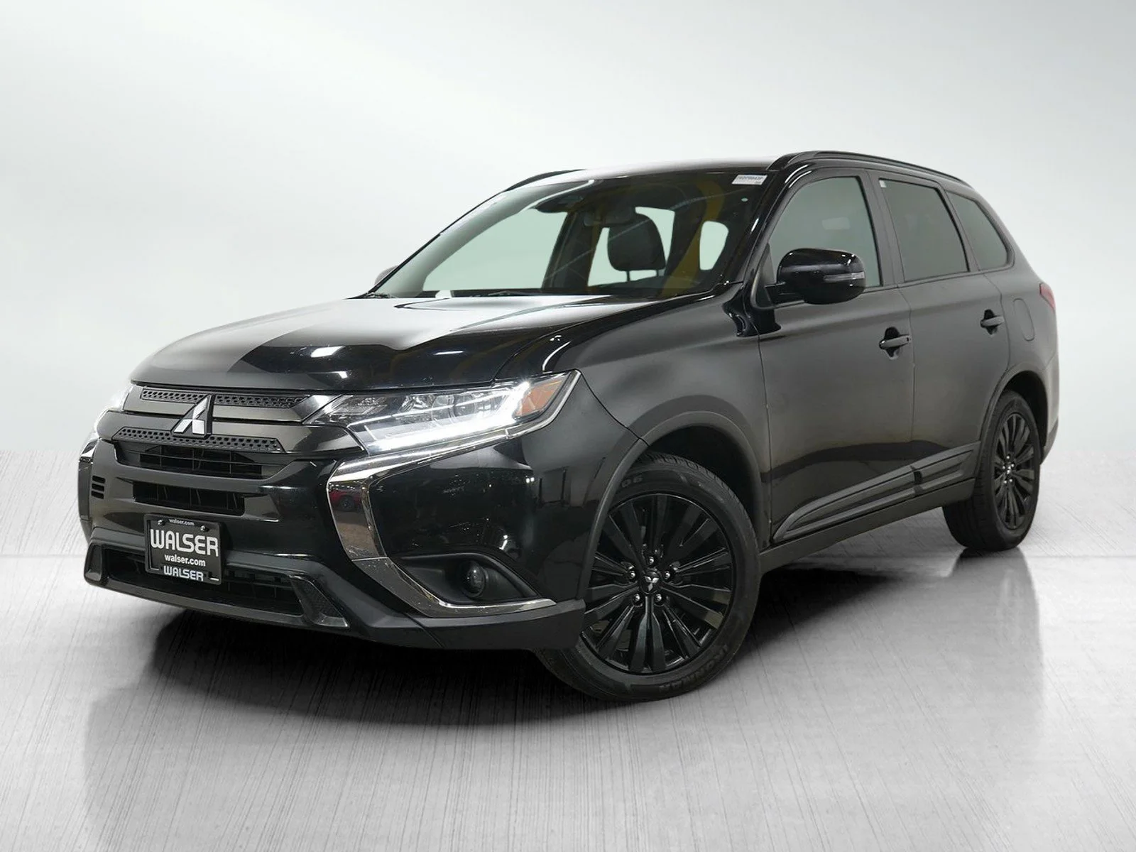 2020 Mitsubishi Outlander LE FWD's photo