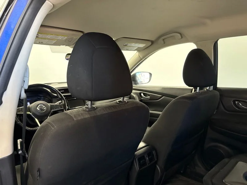 Used 2019 Blue Nissan S image 16