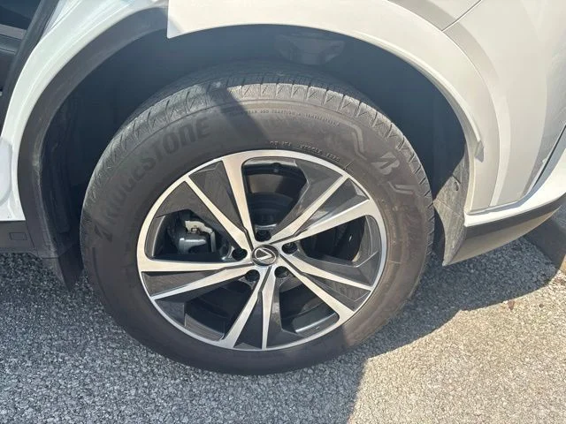 Used 2025 White Lexus 350 Premium image 5