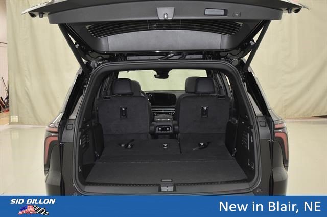 New 2026 Mosaic Black Metallic Chevrolet Z71 image 13