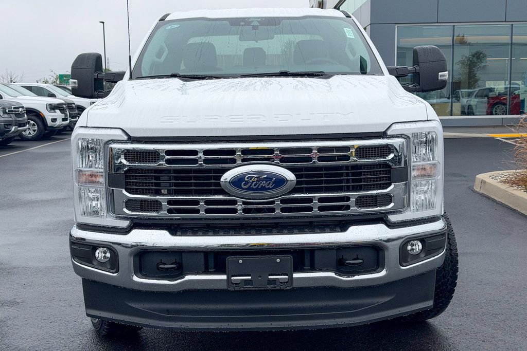New 2026 Oxford White Ford F-250® XLT image 3