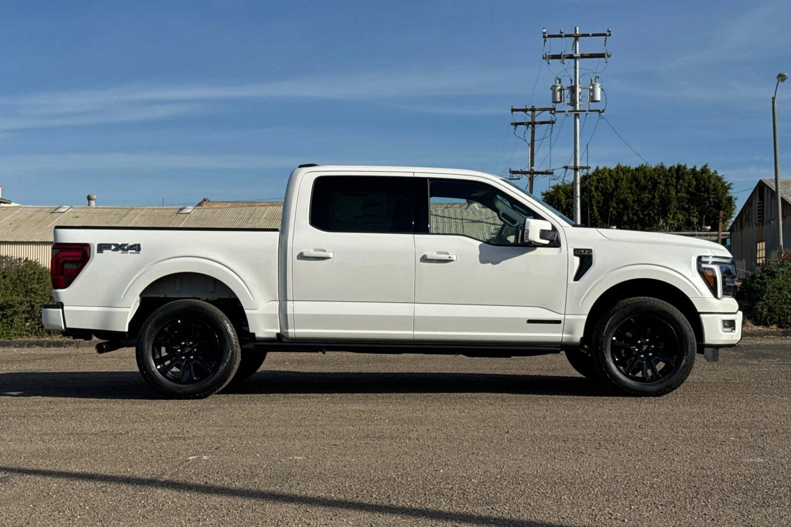 New 2026 Star White Metallic Tri-Coat Ford Platinum® image 2