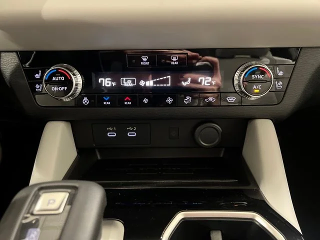 2025 Mitsubishi Outlander SEL Platinum Edition - Photo 15