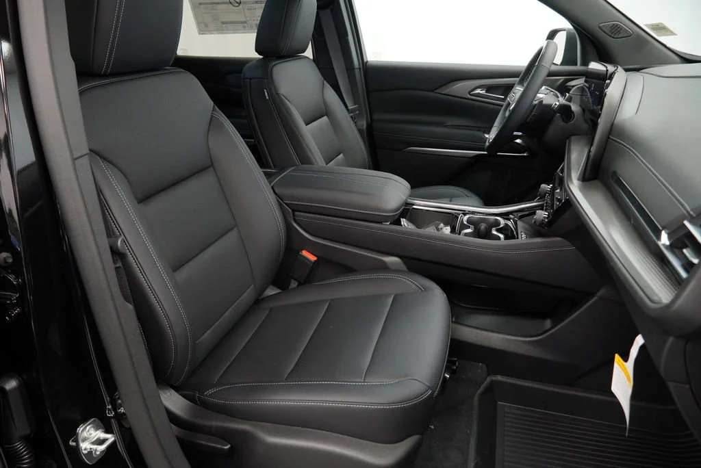 New 2027 Mosaic Black Metallic Chevrolet LT image 30