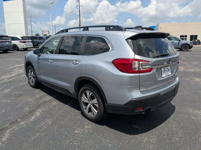 Used 2025 Ice Silver Metallic Subaru Premium image 10