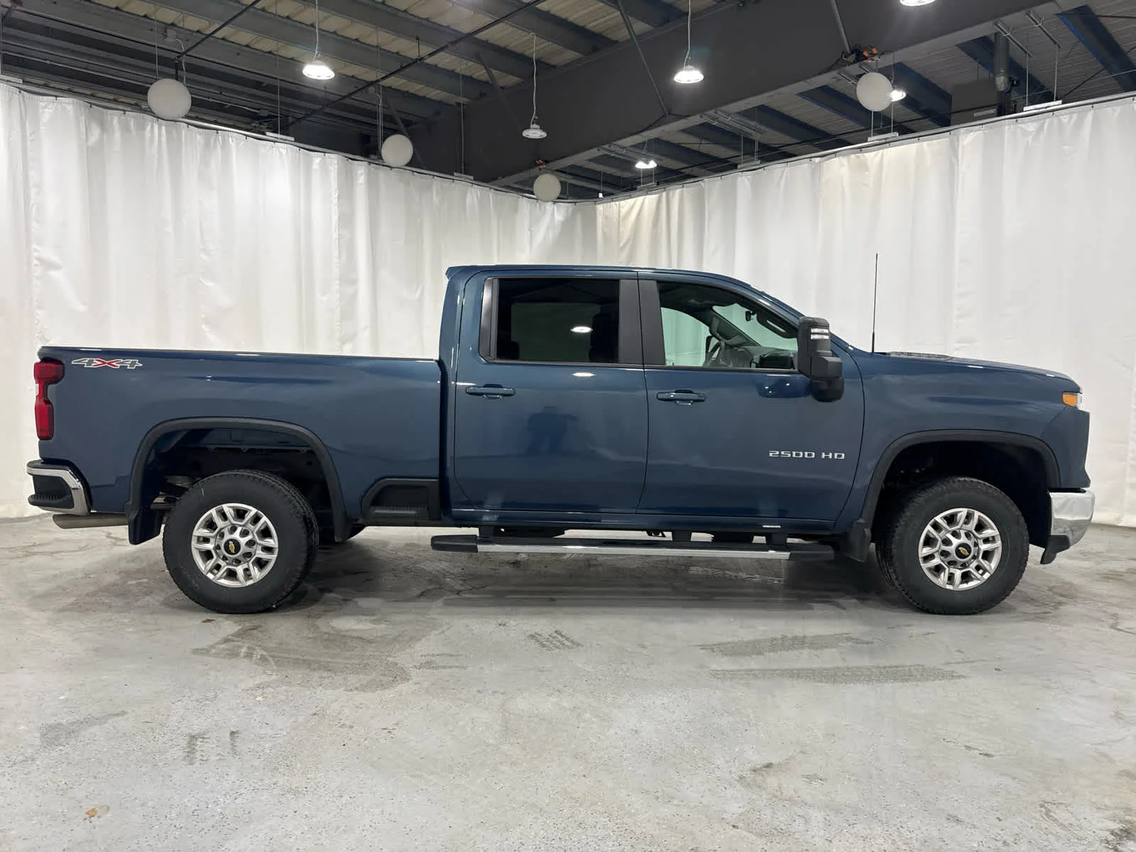 Used 2026 Lakeshore Blue Metallic Chevrolet LT image 6