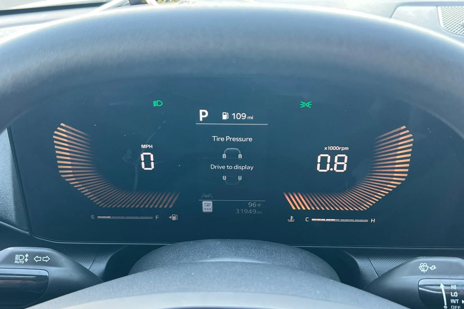 Used 2025 White Kia LXS image 23
