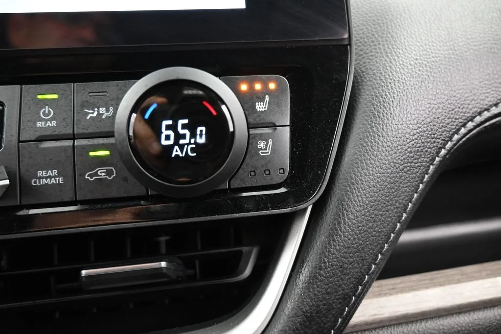 Used 2025 Cloud Toyota Limited image 27