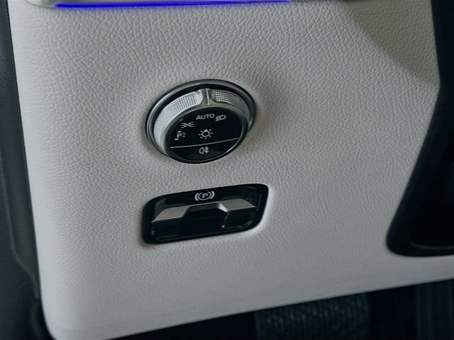 New 2026 Polar White Mercedes-Benz GLC 300 image 41