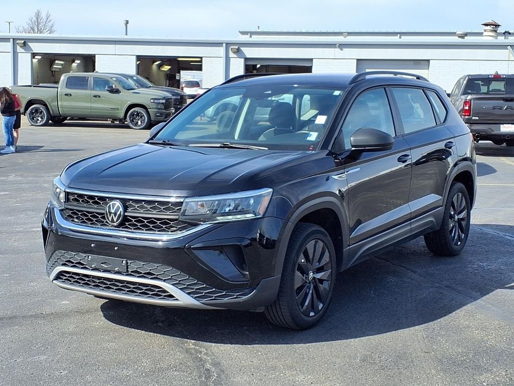 Used 2024 Volkswagen Taos S with VIN 3VV5X7B24RM002788 for sale in Kansas City