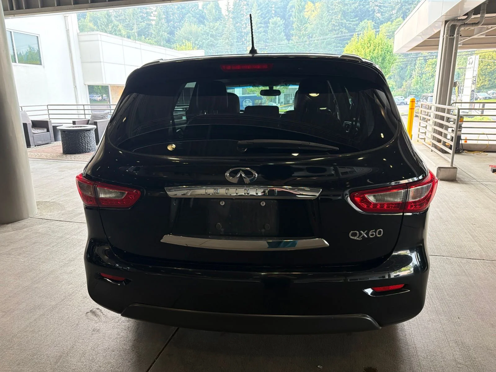 Used 2014 Black Obsidian INFINITI Base image 9