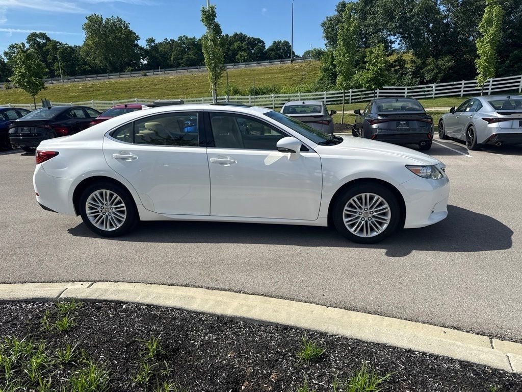 Used 2014 Starfire Pearl Lexus 350 image 2