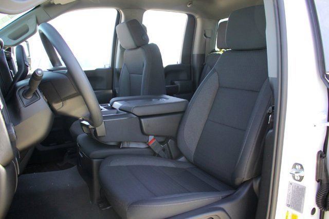 2026 Chevrolet Silverado 2500 HD Custom - Photo 9