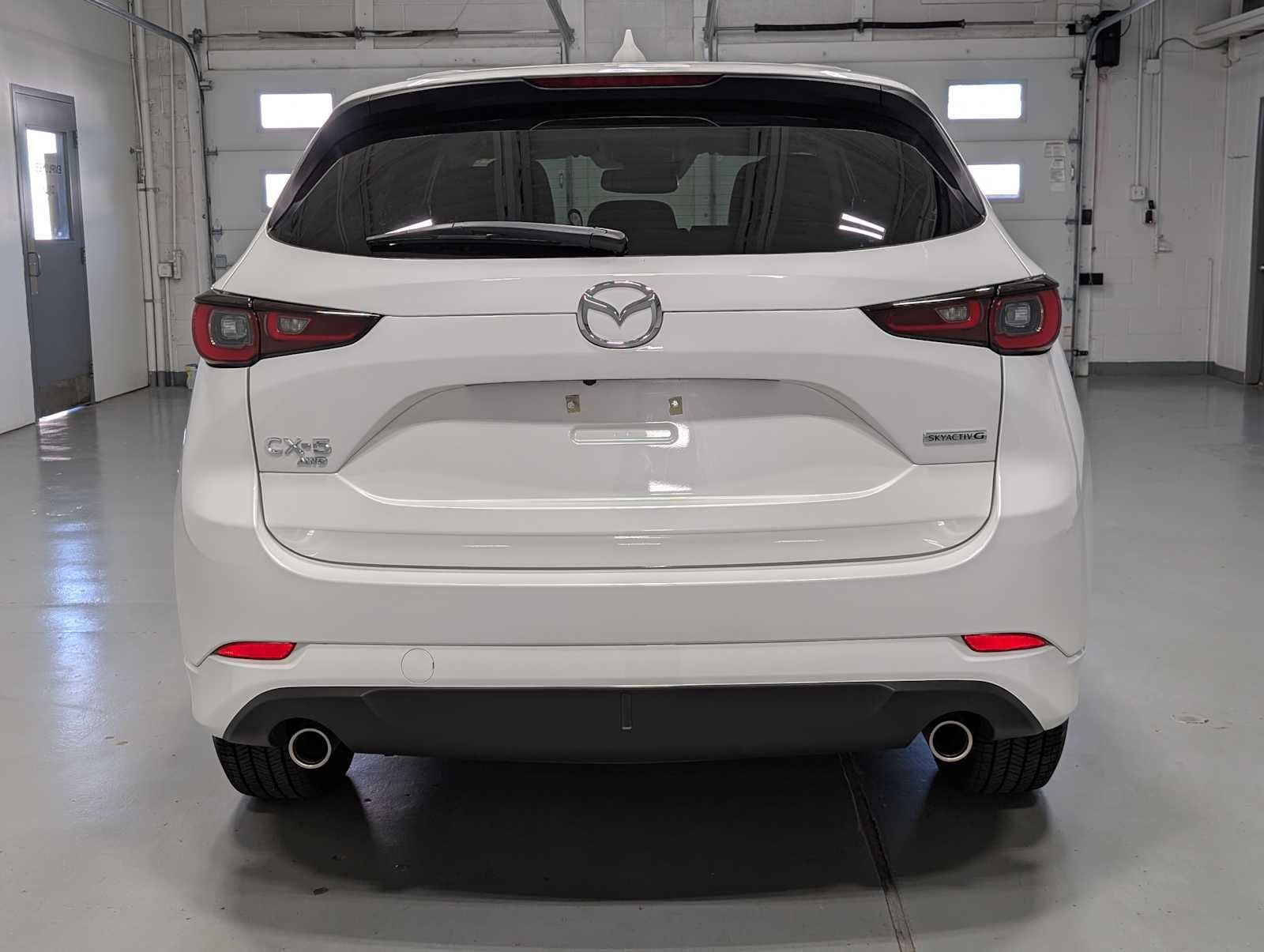 Used 2025 Rhodium White Metallic Mazda 2.5 S Preferred Package image 9