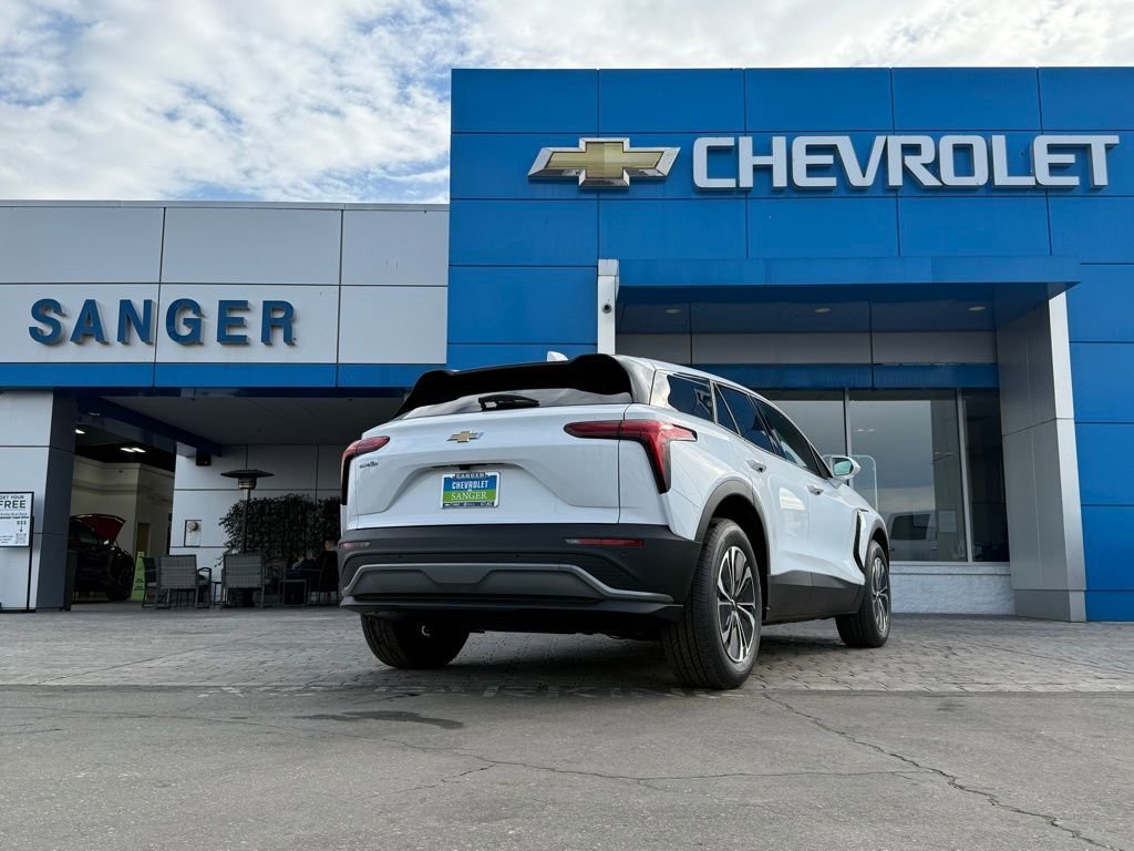 New 2026 Summit White Chevrolet LT image 8