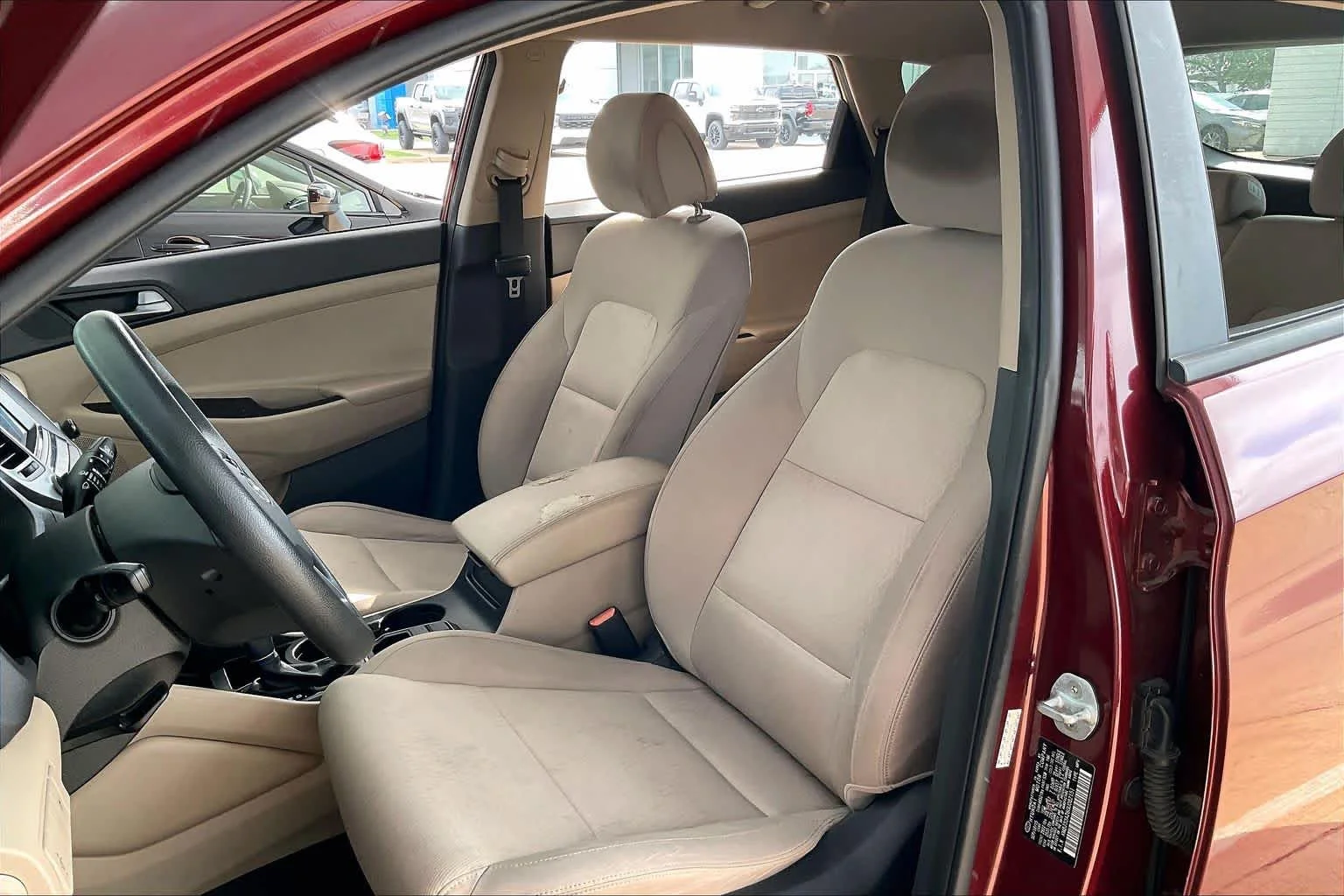 Used 2016 Ruby Wine Hyundai Eco image 9