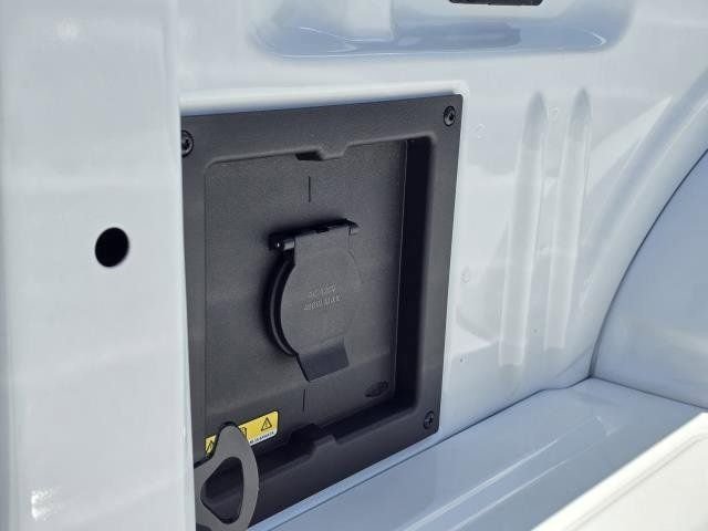 2025 Ford F-150 XLT - Photo 11