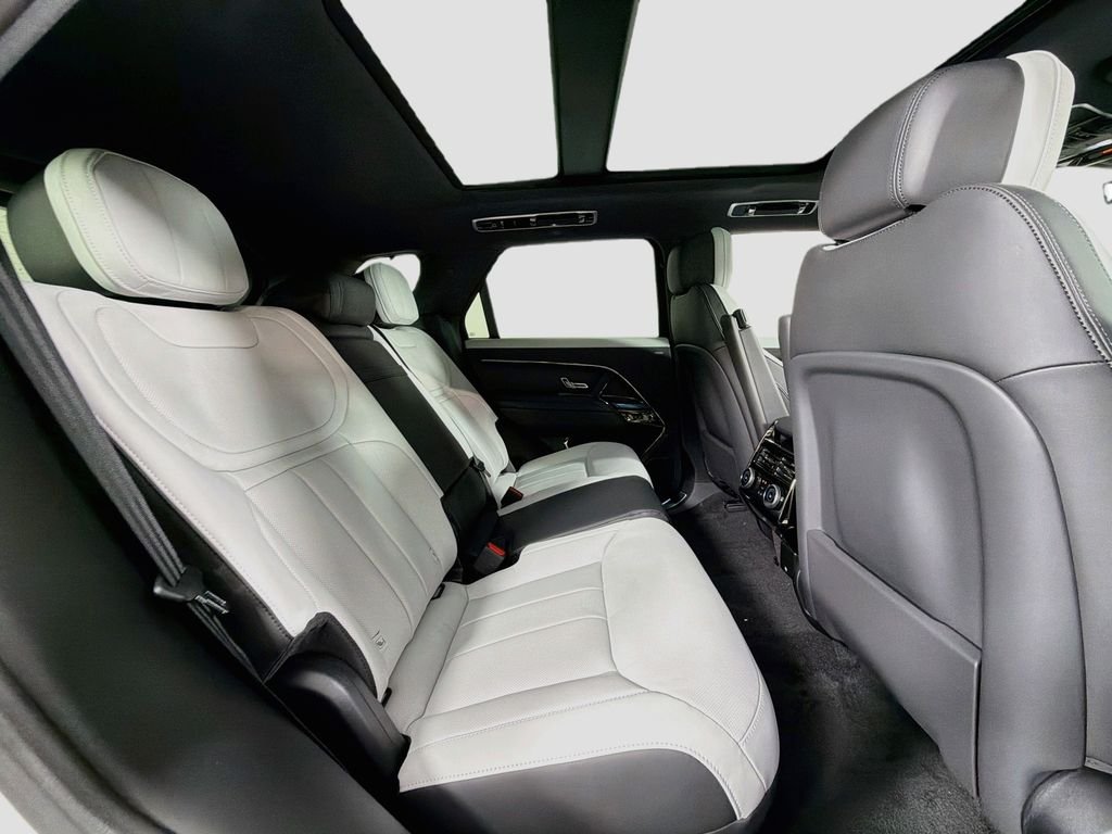 New 2026 Fuji White Land Rover Dynamic SE image 29