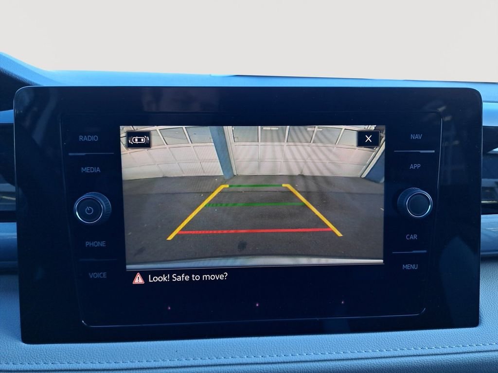 2025 Volkswagen Taos SEL - Photo 25