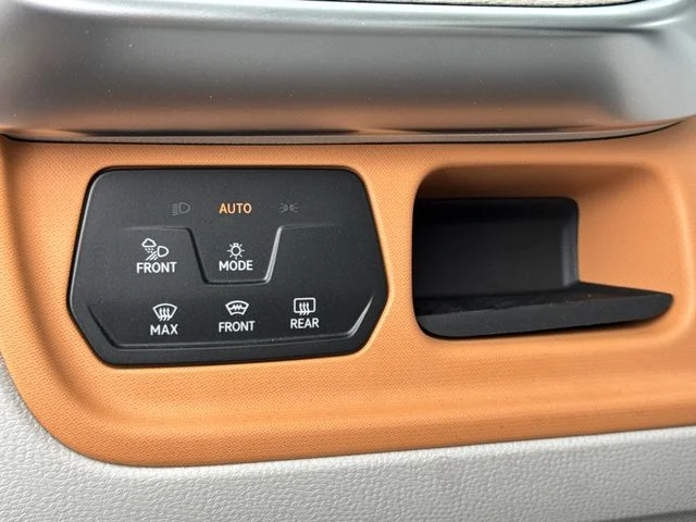 New 2025 Energetic Orange W/White Upper Volkswagen Pro S Plus image 39