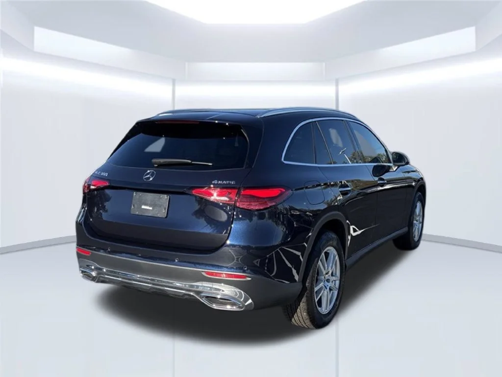 Certified Used 2024 Nautical Blue Metallic Mercedes-Benz GLC 300 image 7