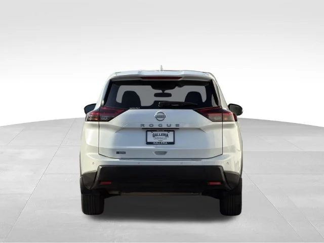 Used 2025 White/off-white Nissan SV FWD image 6