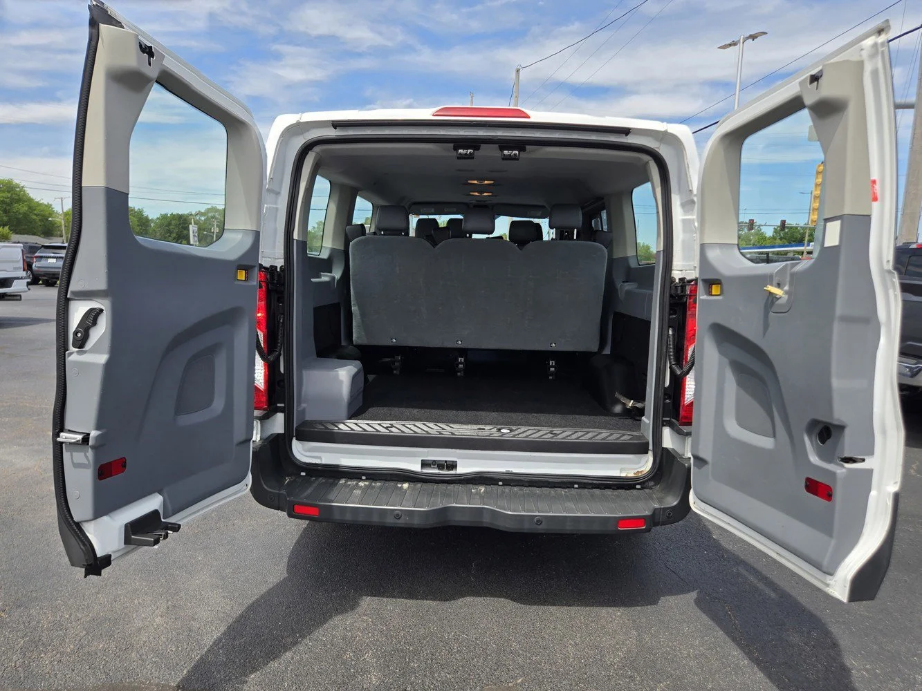 Used 2018 Oxford White Ford  image 25