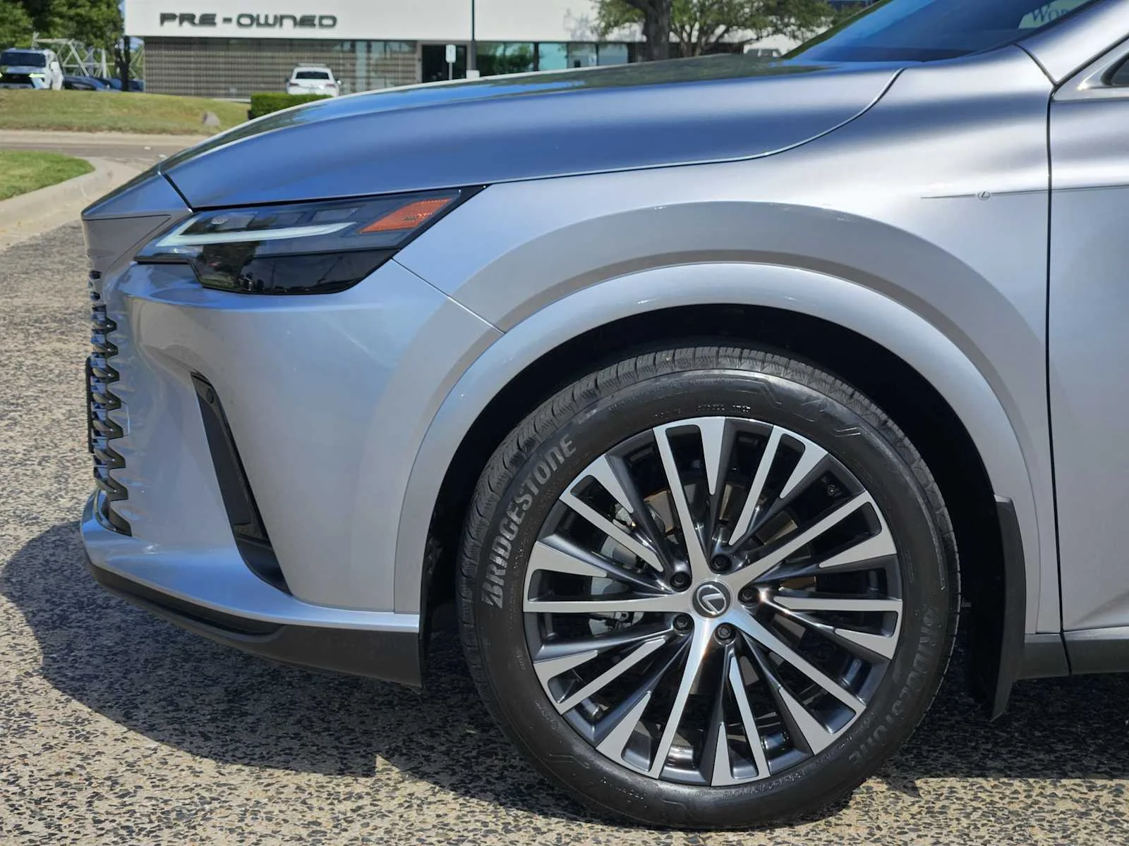 Certified Used 2025 IRIDIUM Lexus Premium Plus image 5