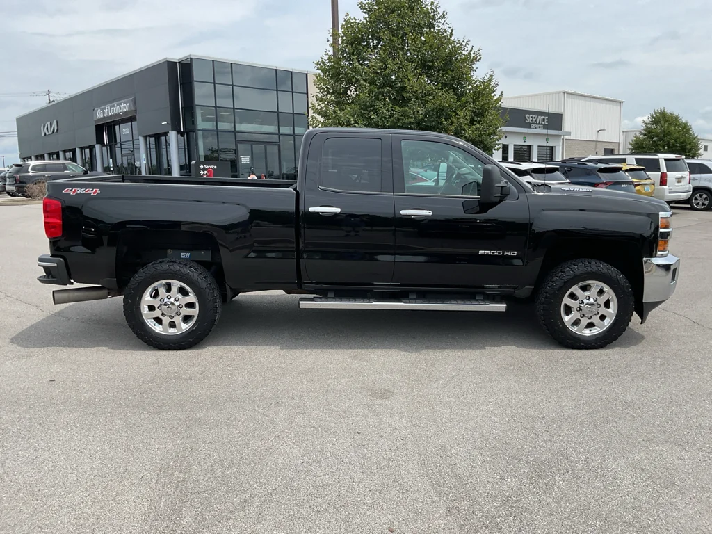 Used 2015 Black Chevrolet LT image 17