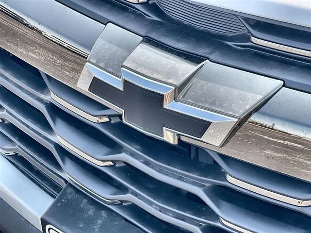 New 2026 Iridescent Pearl Tricoat Chevrolet ACTIV image 21