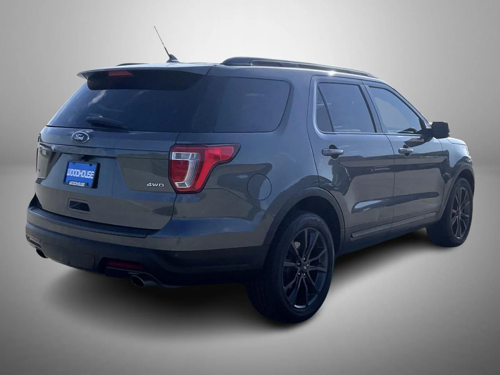 Used 2018 Gray Ford XLT image 5