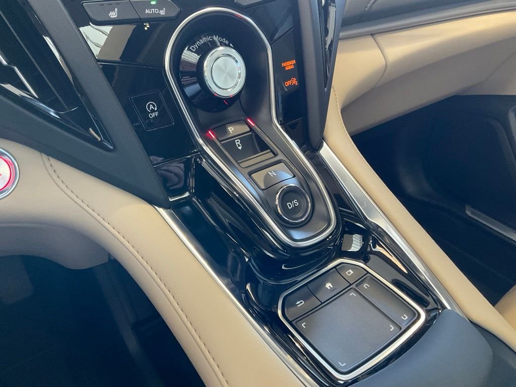 Used 2024  Acura Base image 18