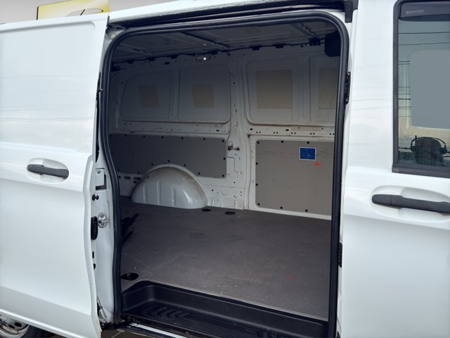Used 2018 White Mercedes-Benz Worker image 16