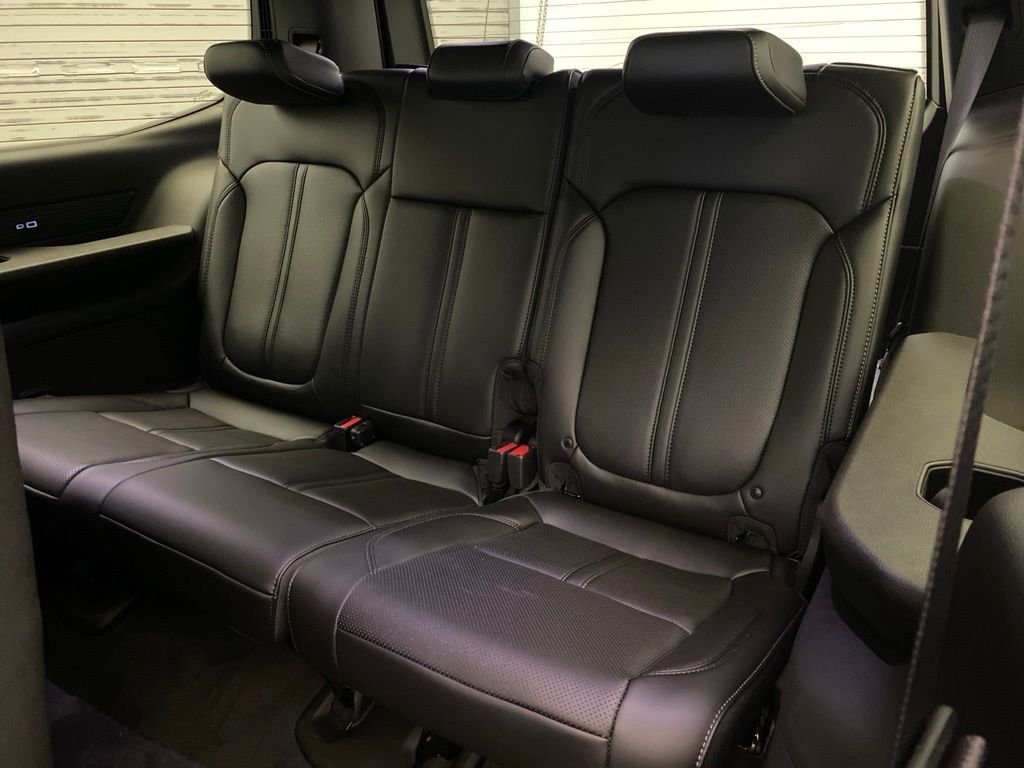 New 2026 Bright White Clear-Coat Exterior Paint Jeep Upland image 17