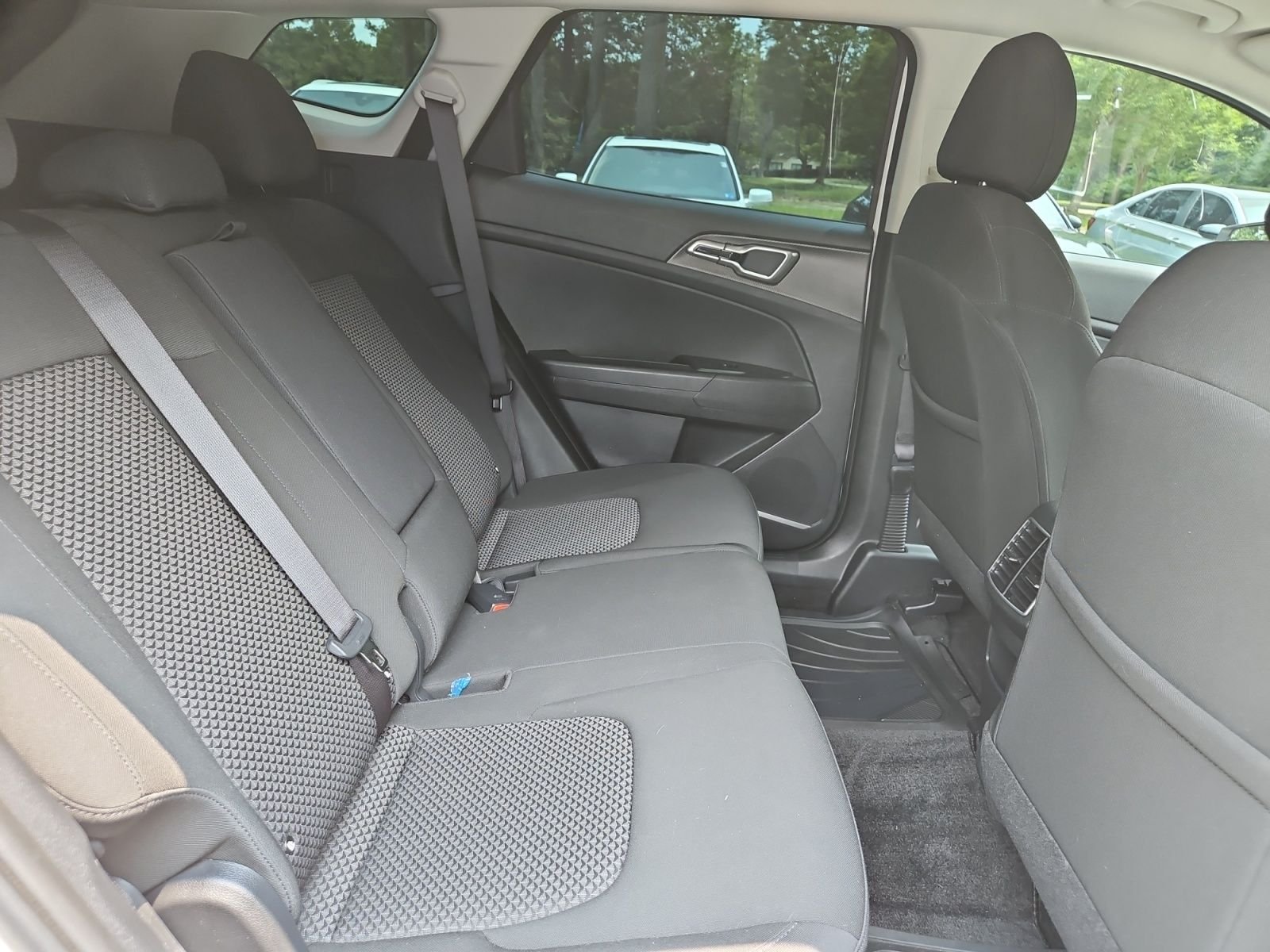 Used 2025 White Kia LX image 17
