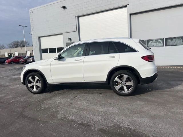 Used 2022 White Mercedes-Benz GLC 300 image 15