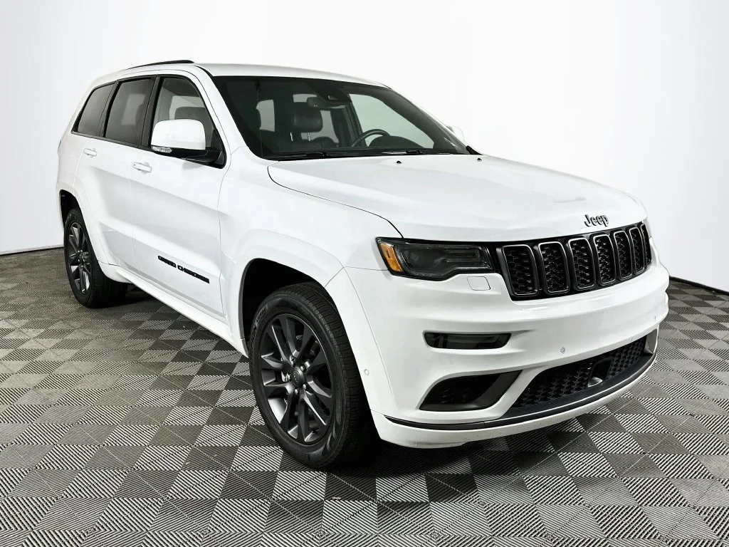 Used 2018 Bright White Clearcoat Jeep High Altitude image 3