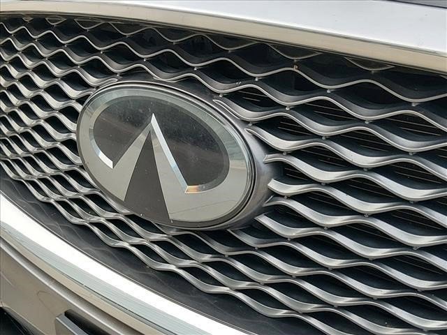 Used 2020 Graphite Shadow INFINITI LUXE image 24