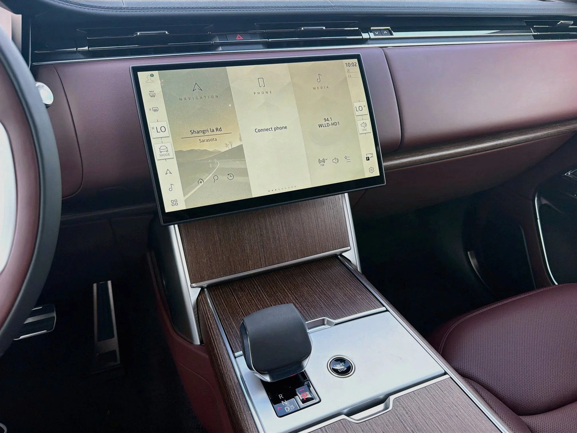 New 2026 Carpathian Grey Land Rover SE image 29