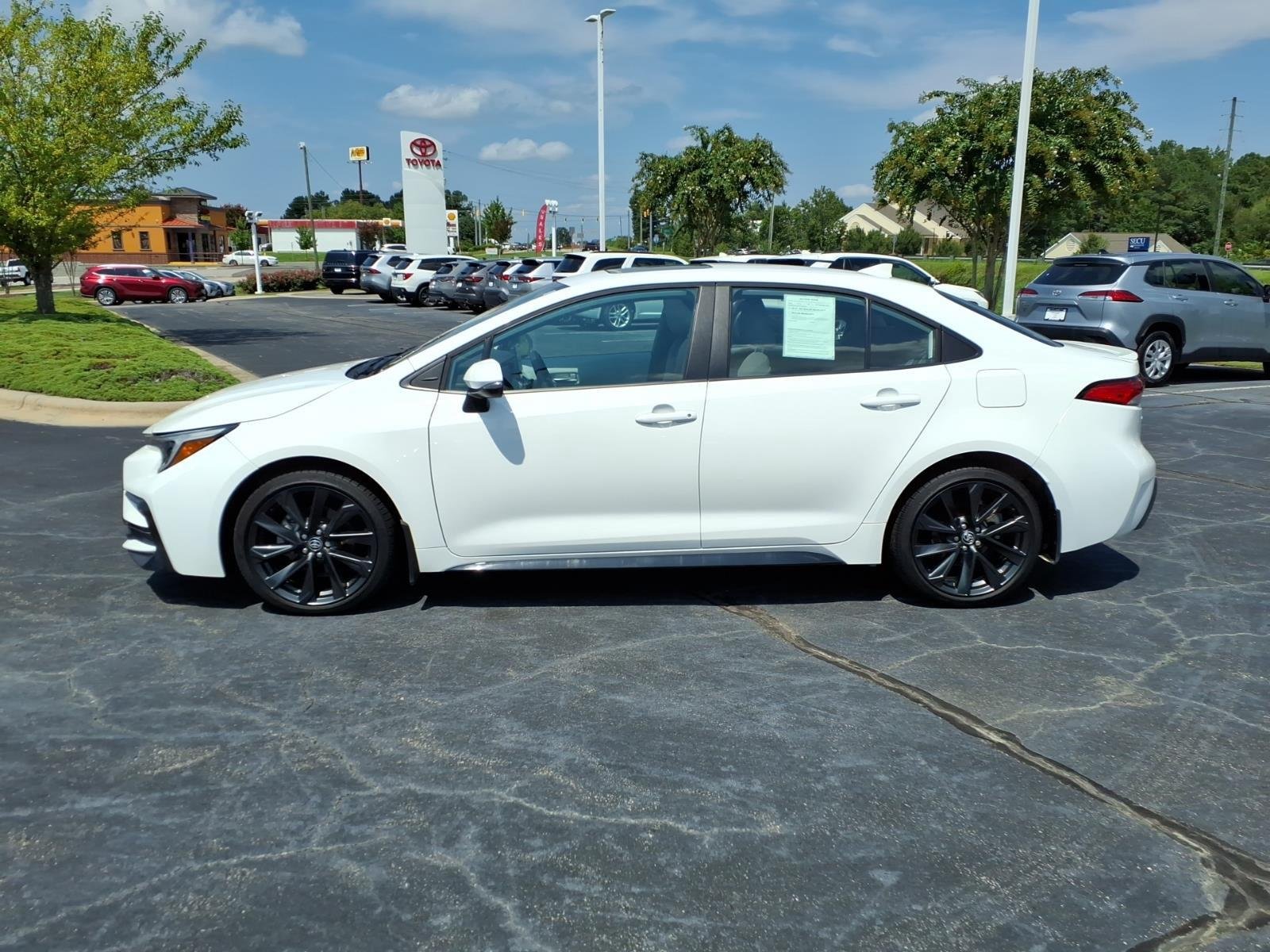 Used 2024 Ice Cap Toyota SE image 3