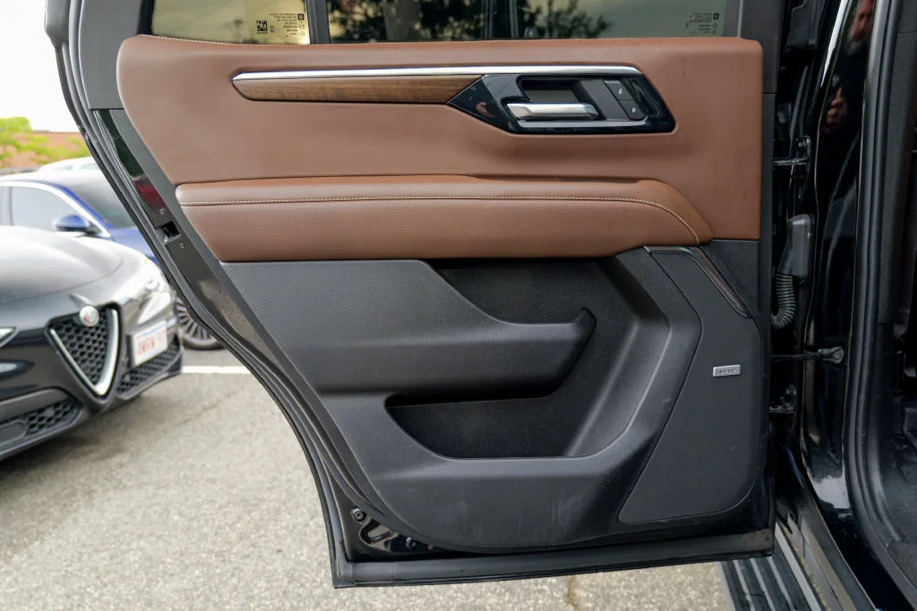 Used 2025 Black Chevrolet High Country image 25