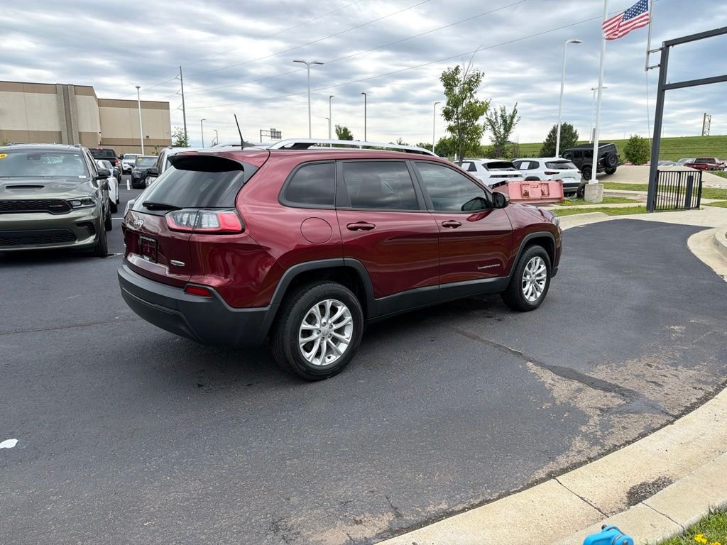 Used 2020 Red Jeep Latitude image 7