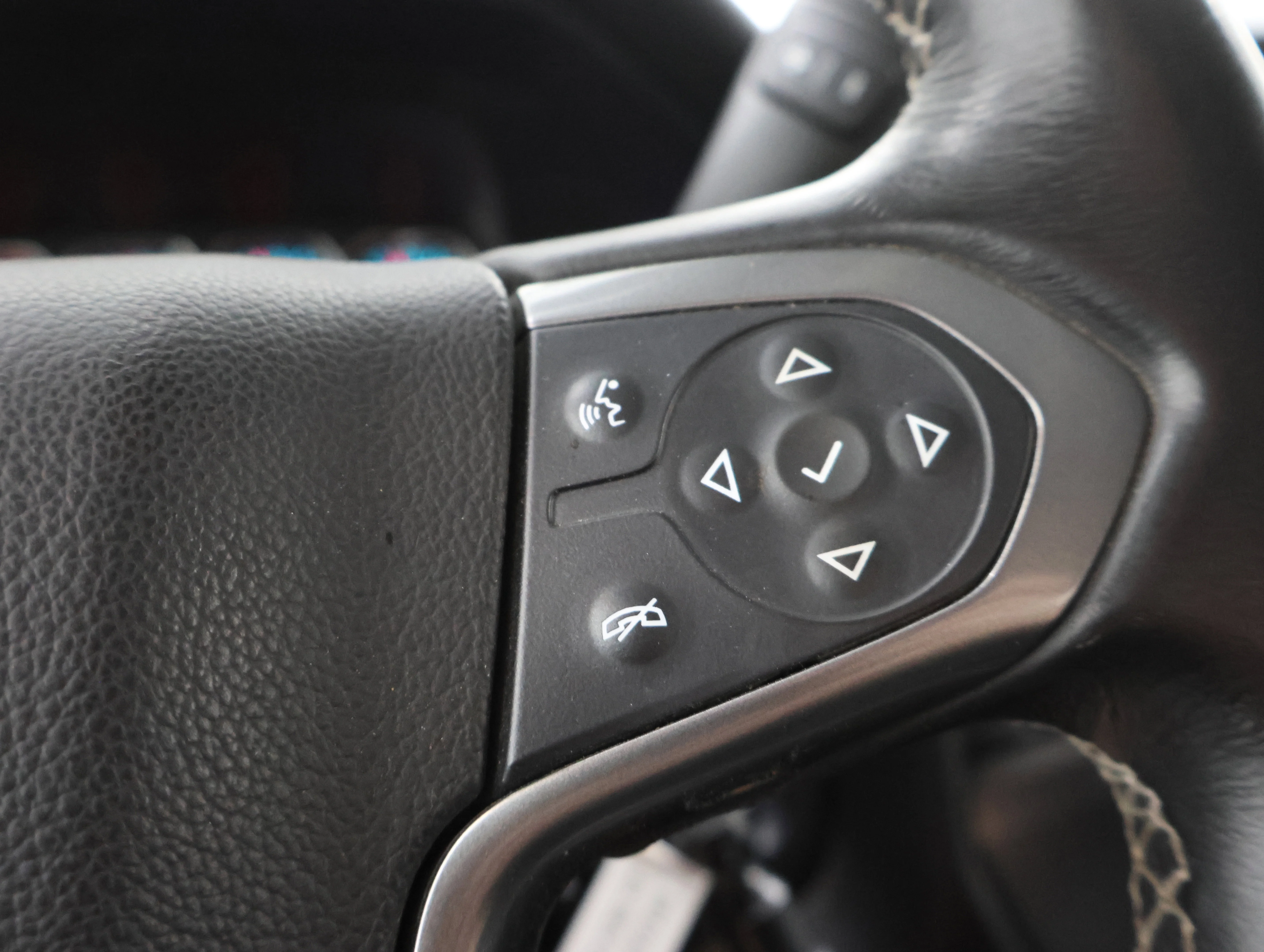 Used 2015 Summit White Chevrolet LT image 14