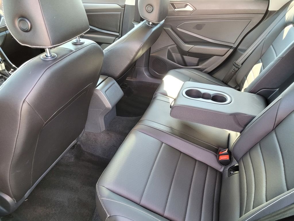 Used 2023 Gray Volkswagen 1.5T SE image 12