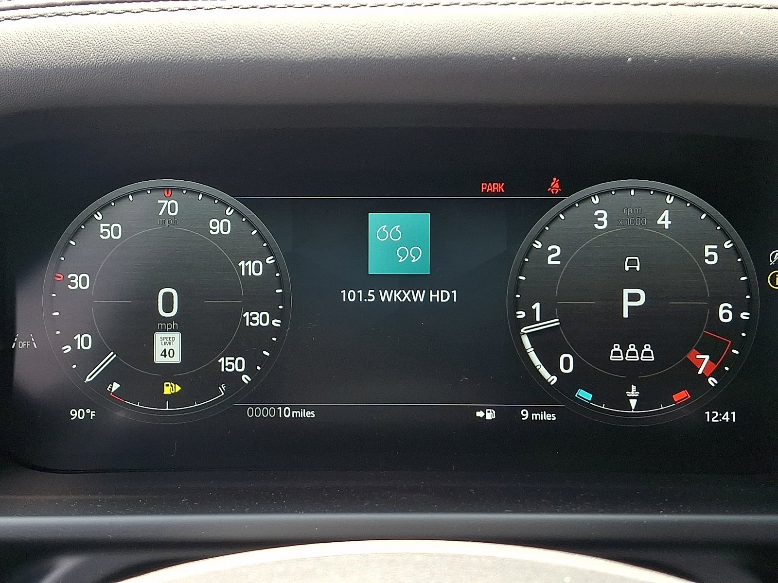 New 2026 Santorini Black Land Rover X-Dynamic SE image 15
