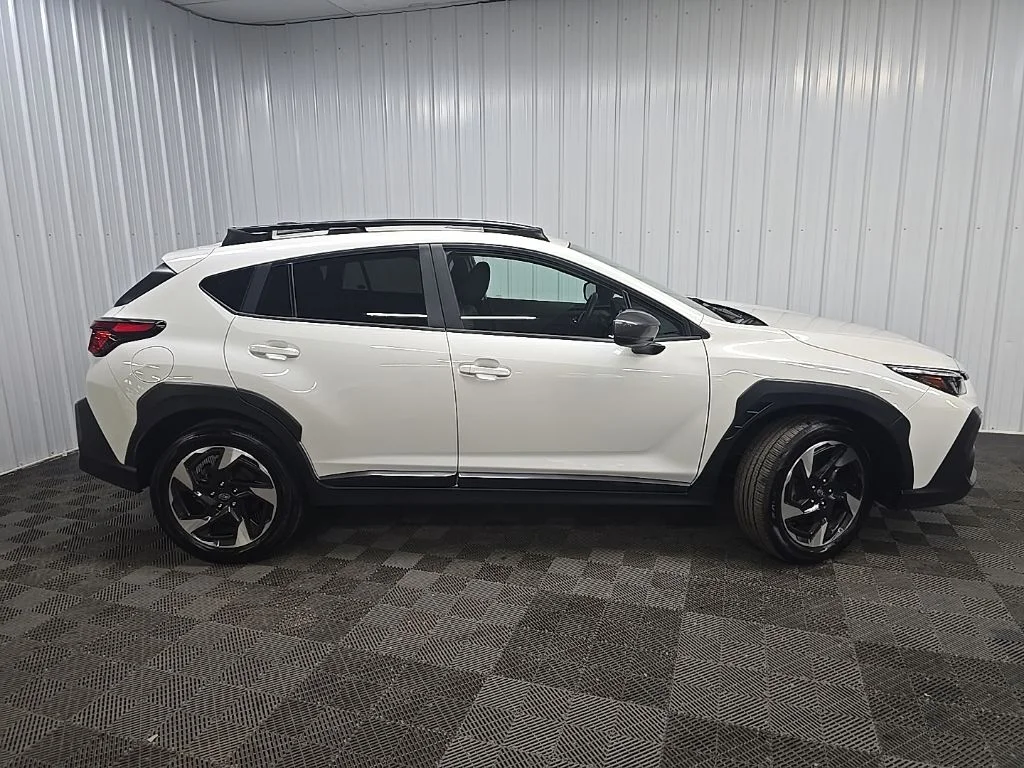 Used 2025 Crystal White Pearl Subaru Limited image 2