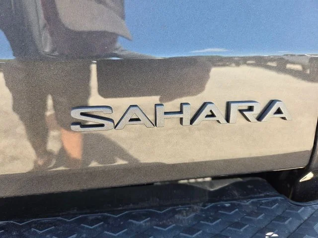 New 2026 Granite Crystal Metallic Clear-Coat Exterior Paint Jeep Sahara image 19