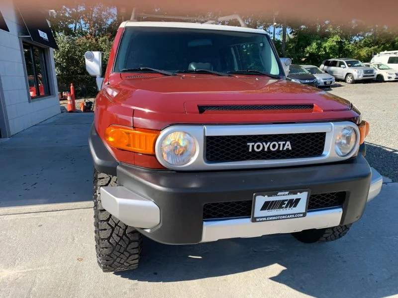 Used 2008 Red Toyota Sport Utility 2D image 25